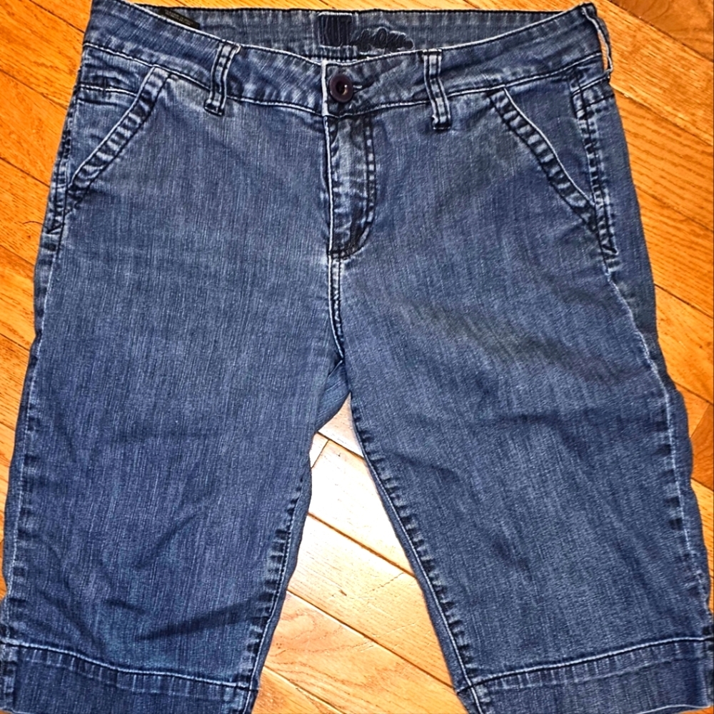 Kut from Kloth womens size 8 bermuda jean shorts